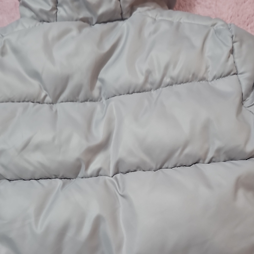 Michael Kors Gray Puffer Jacket with Cream Accents - Picture 9 of 11